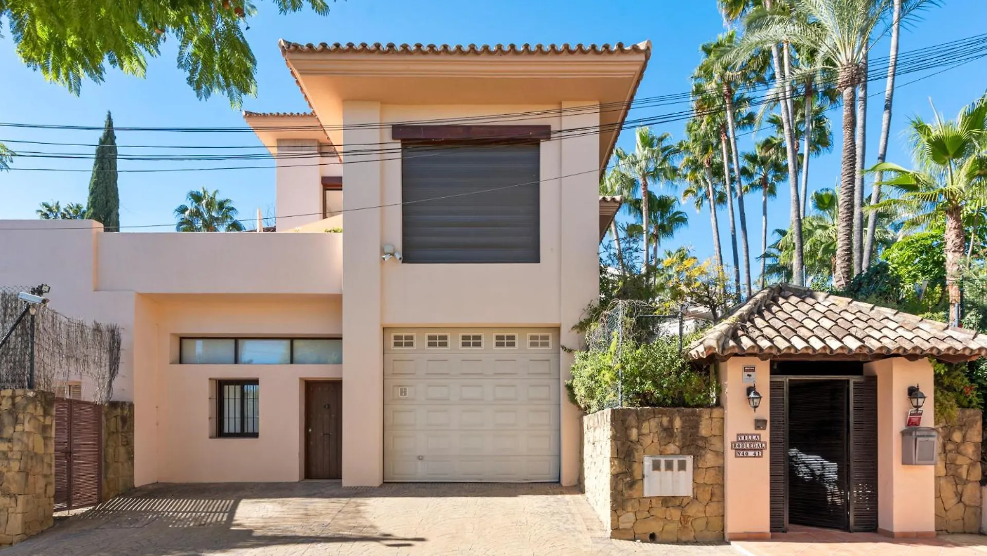 Luxury Villa Robledal By Mabiente - Views Of The Sea And The Golf Course Marbella 0*,  Spain